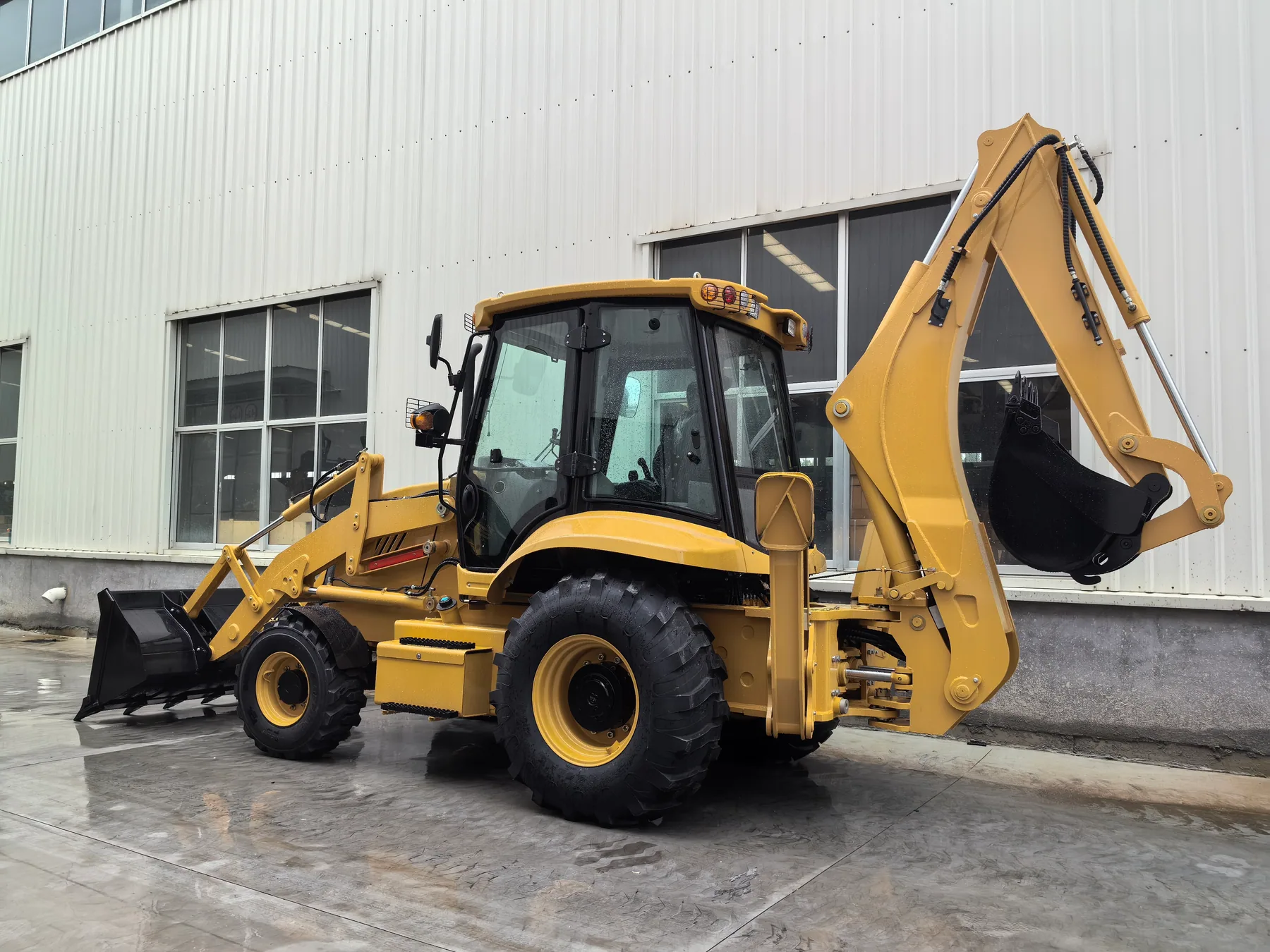 SHANMON 388 cab and rear excavator