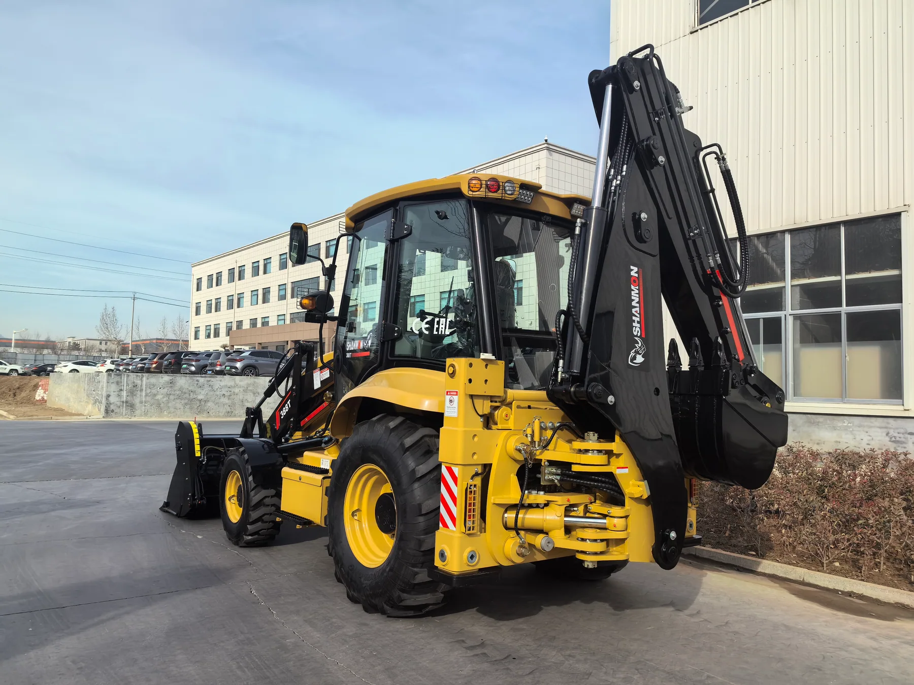 SHANMON 388T rear excavator view